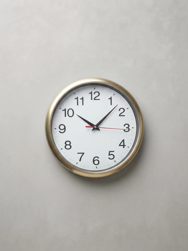 Reloj De Pared Quartz Numeros Plateado Dorado 27 Cm Redondo Dorado Blanco