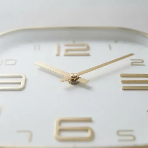 Reloj De Pared Quartz Numeros Plateado Dorado 30 Cm Cuadrado Dorado Blanco